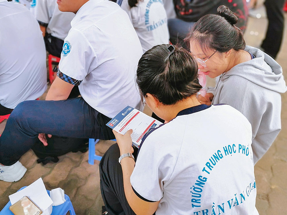 vlu van lang tuyen sinh chuong trinh quoc te a