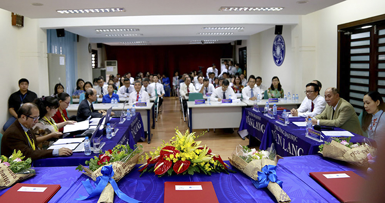 DH van lang khao sat so bo doan danh gia ngoai 05