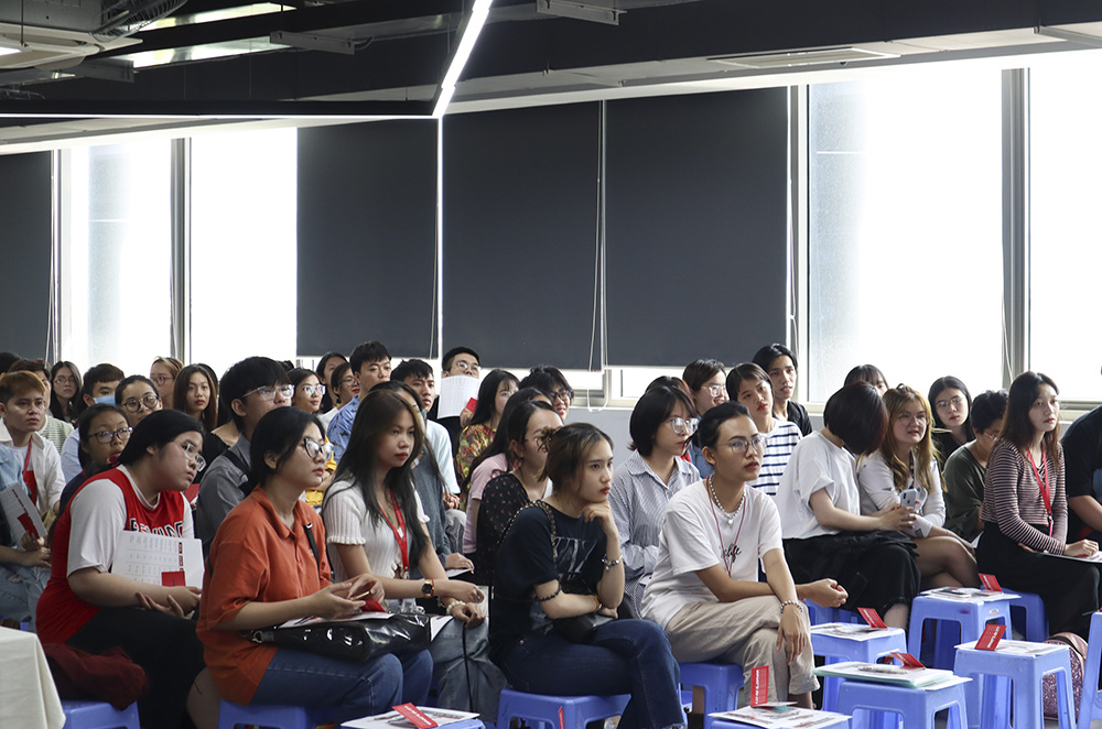 vlu hoi thao Fashion Career Talk b