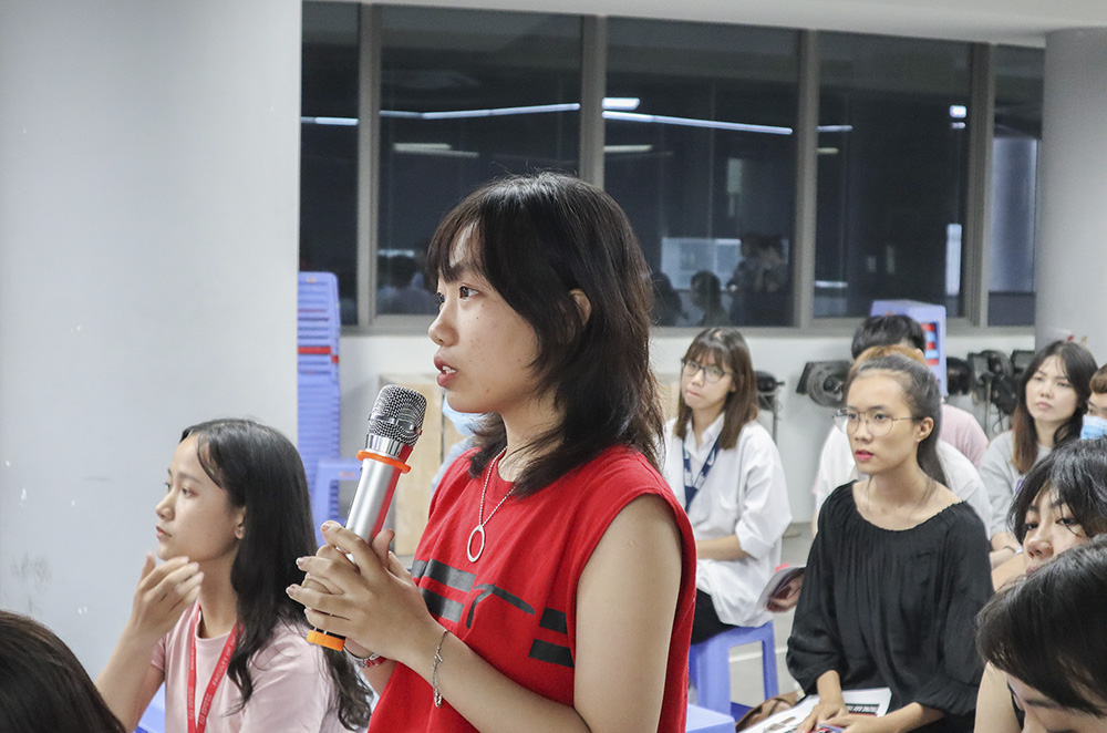 vlu hoi thao Fashion Career Talk e