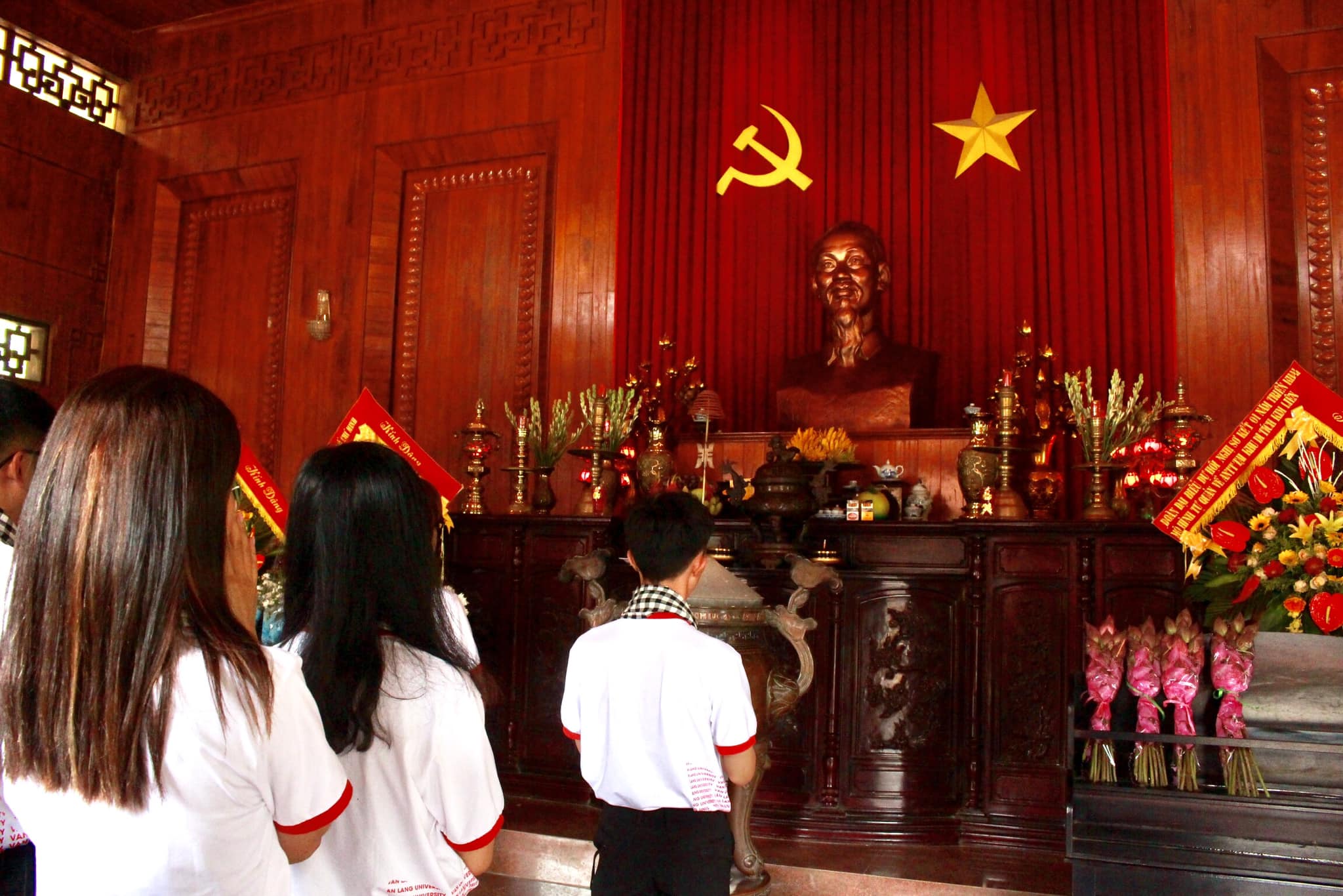 vlu hanh trinh tham den hung 2019 h