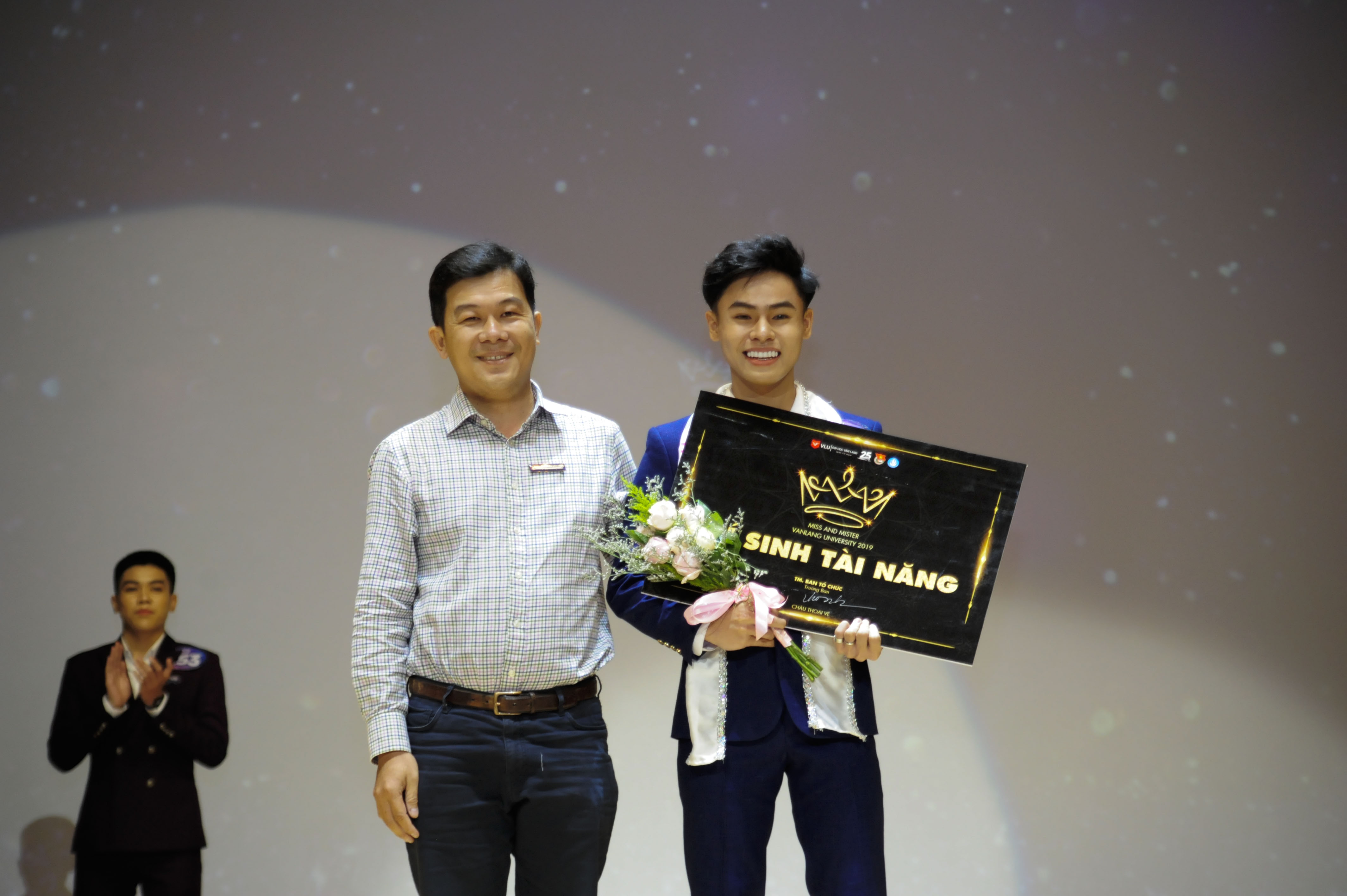 vlu dem vinh danh guong mat uu tu miss mister l
