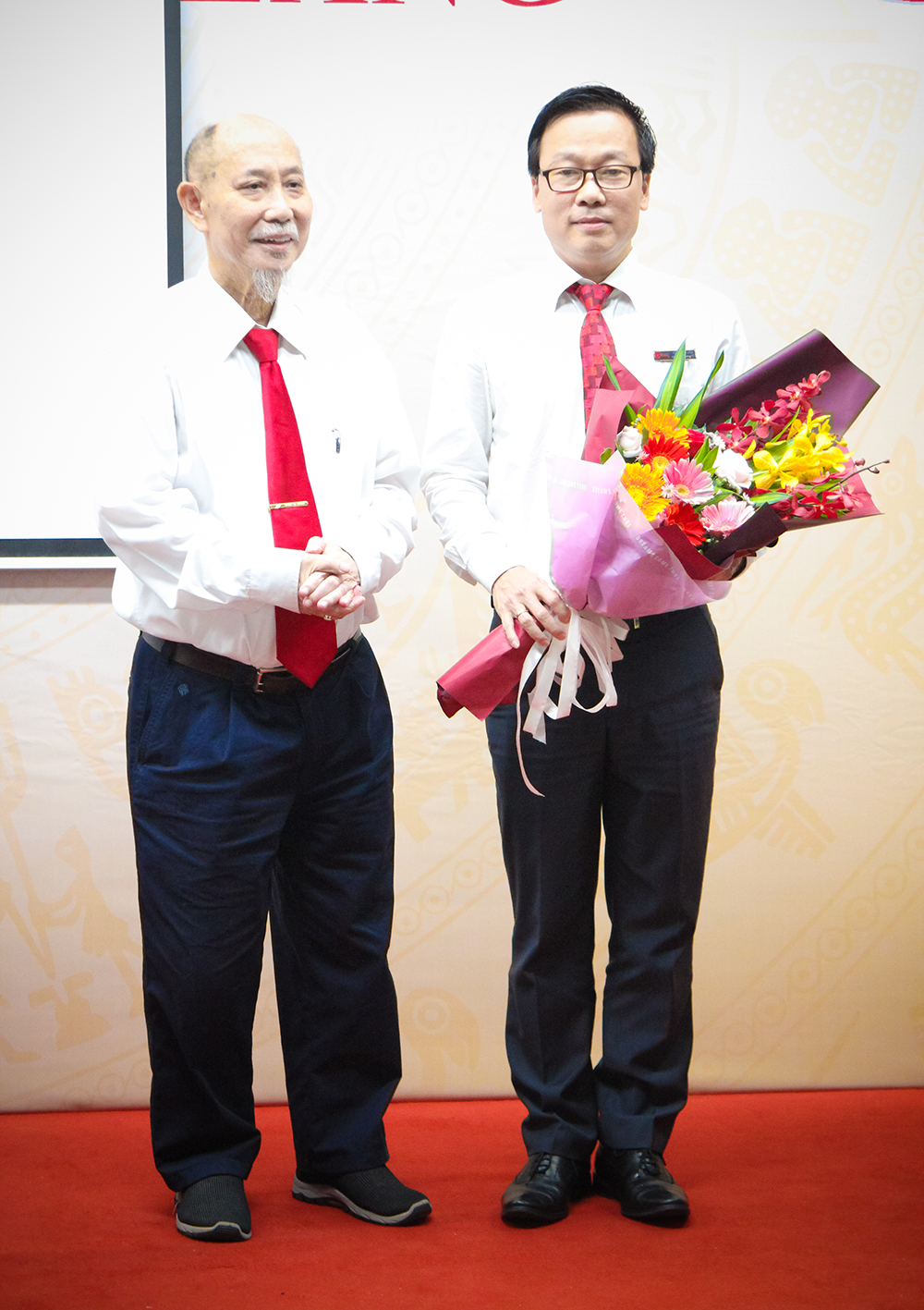 dai hoc van lang dai hoi dang bo vi g