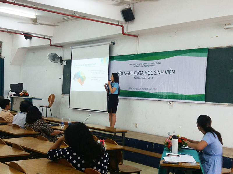 hoi nghi khoa hoc SV QHCC 4