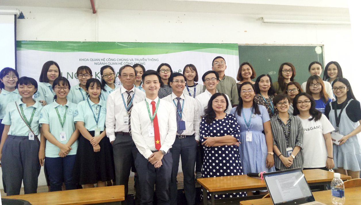 hoi nghi khoa hoc SV QHCC 5