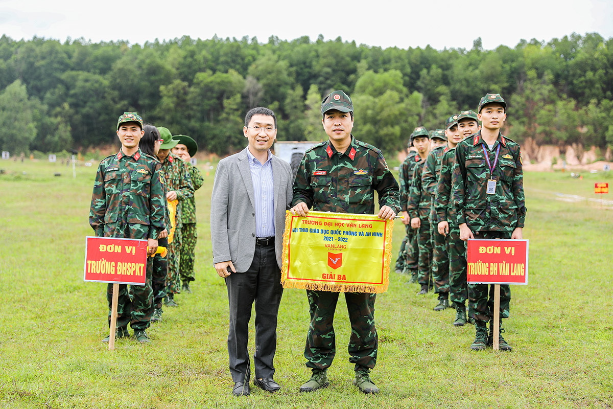 vlu to chuc hoi thao giao dục quoc phong va an ninh f