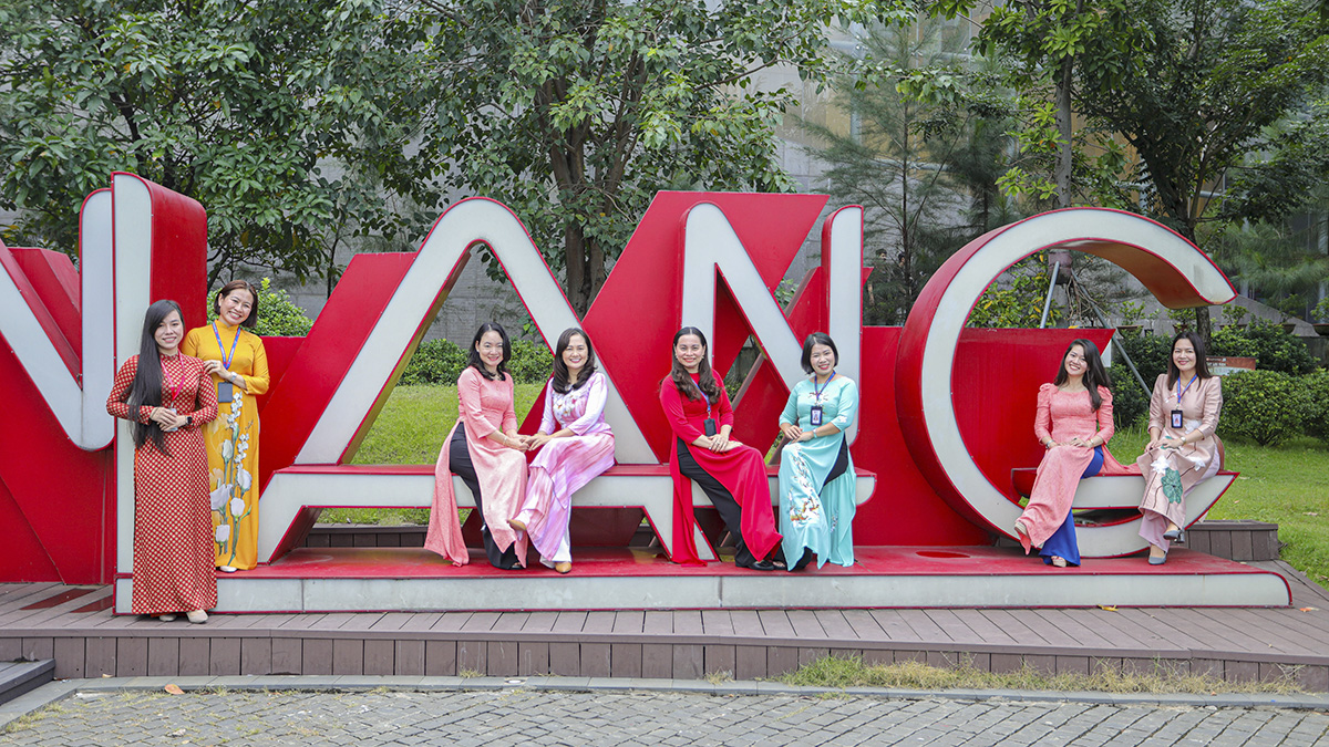 vlu tuan le ao dai van lang k