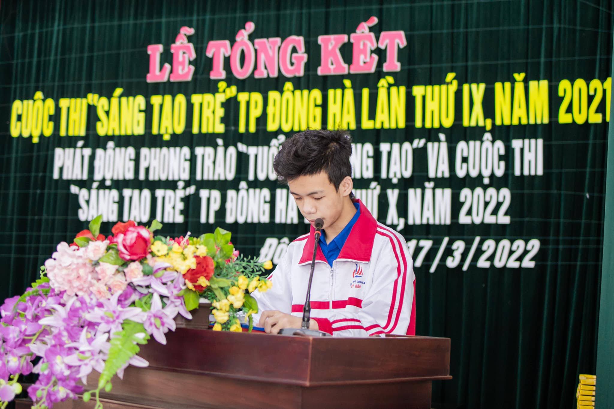 vlu tan sinh vien k28 me cong nghe tu 8 tuoi b