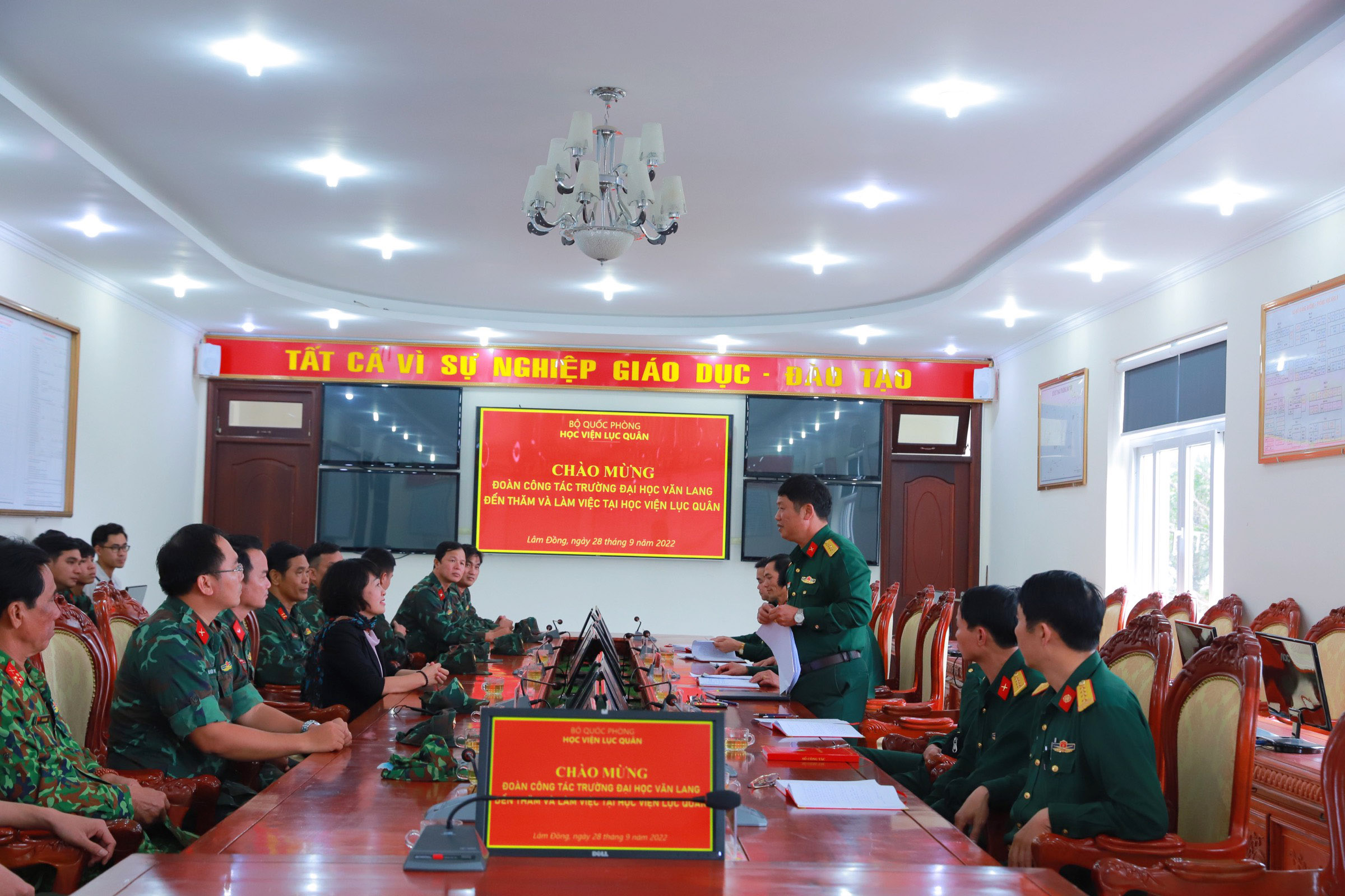 vlu tham hoc hoi kinh nghiem hoc vien luc quan a