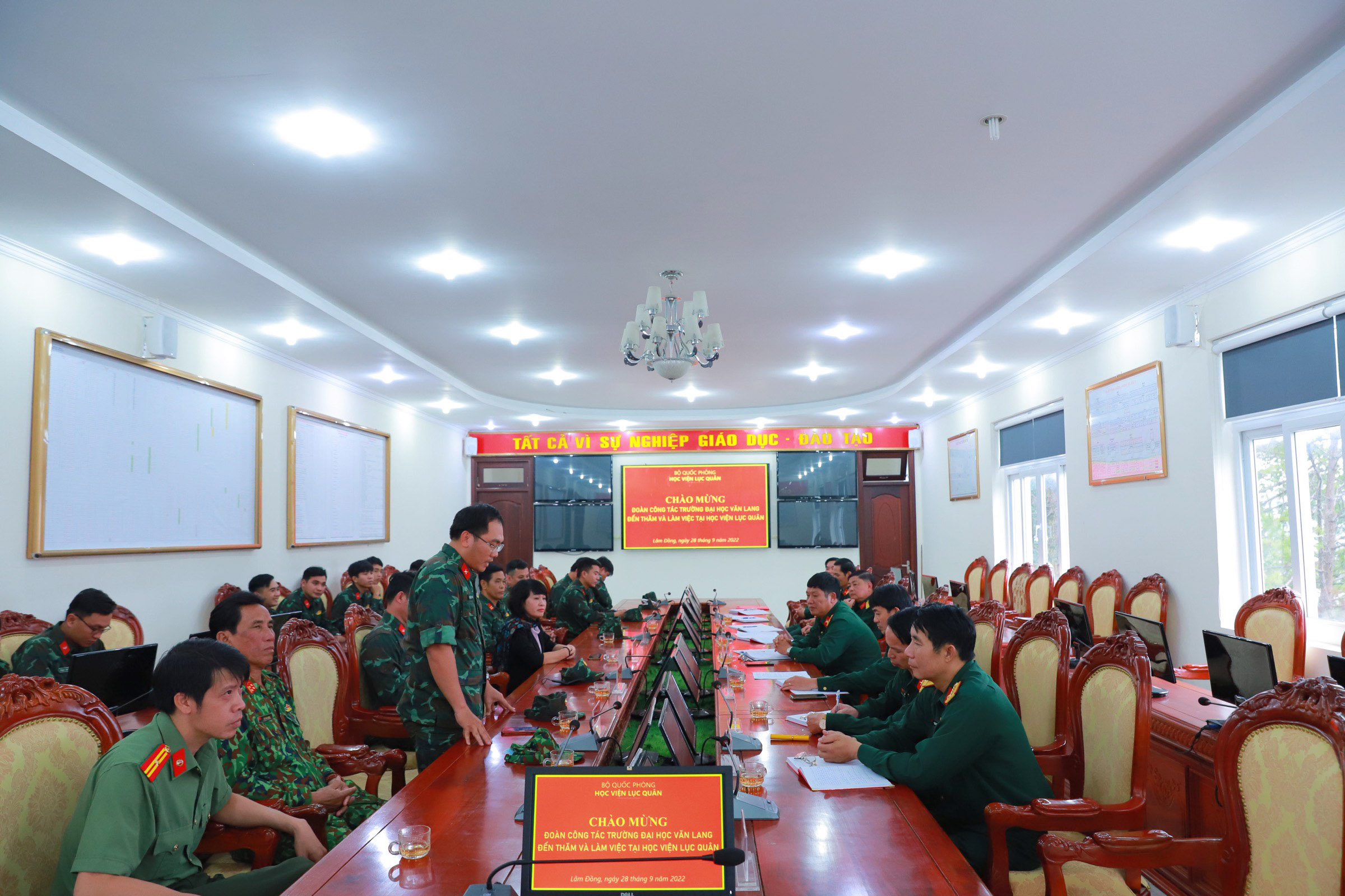 vlu tham hoc hoi kinh nghiem hoc vien luc quan c
