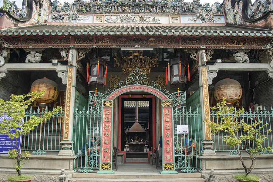 clb fola khoa ngoai ngu tham chua ba thien hau aa