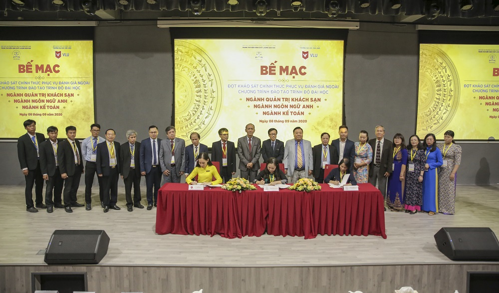 vlu be mac danh gia ngoai ee