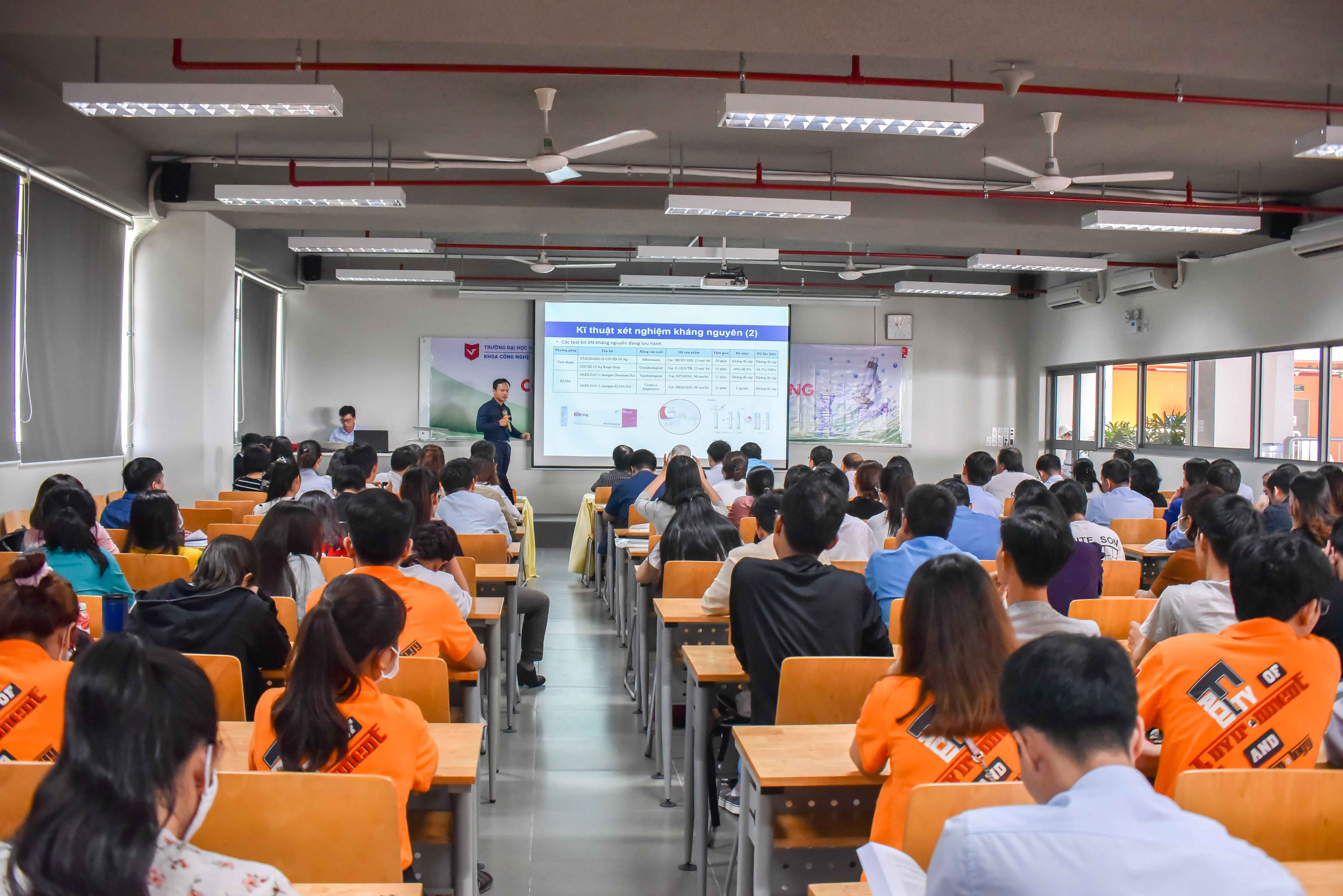 vlu hoi thao cong nghe sinh hoc aa