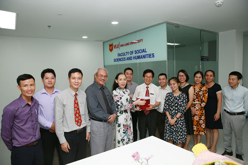 dai hoc van lang khoa dong phuong hoc