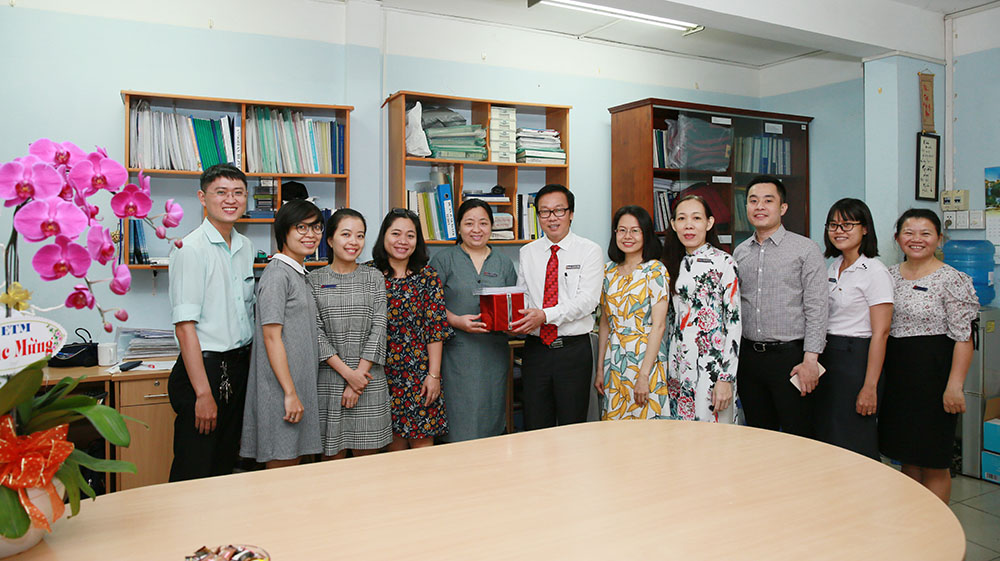 dai hoc van lang tang qua 20.11 khoa moi truong cnsh
