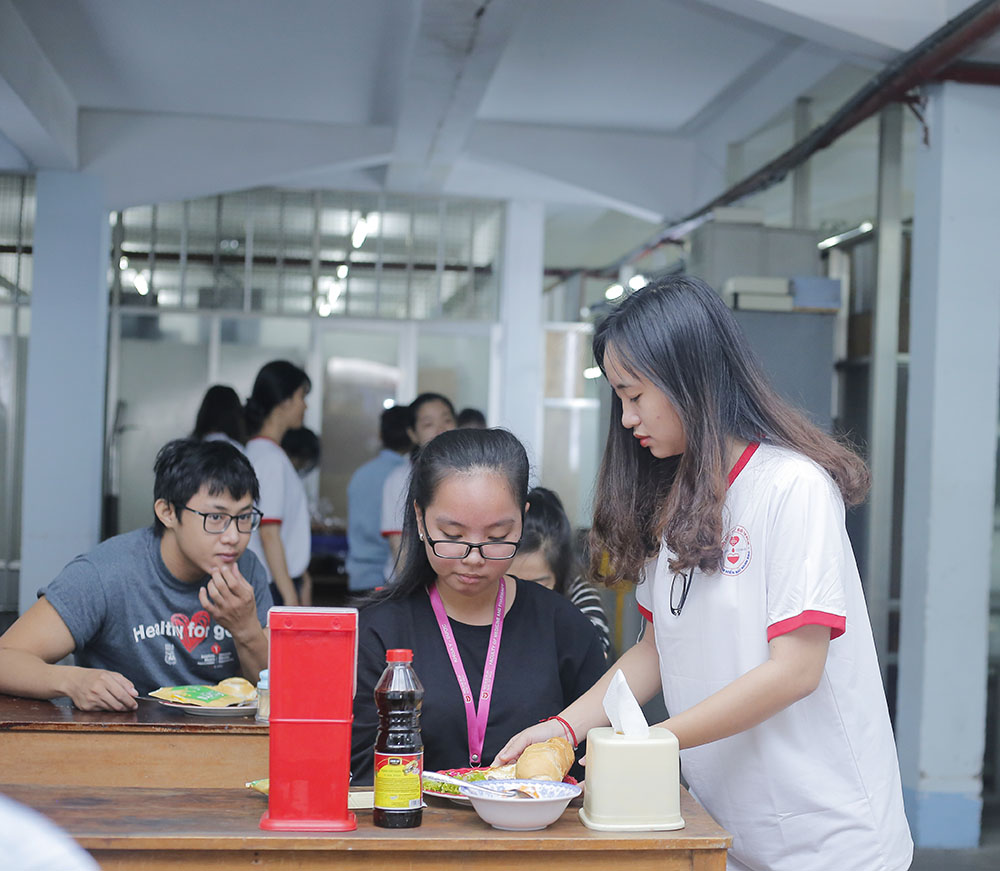 dai hoc van lang sv van lang hien mau tinh nguyen h