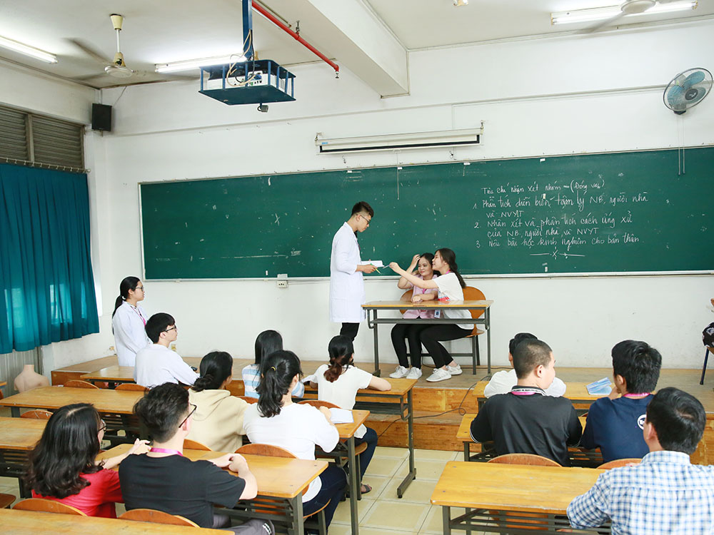 dai hoc van lang tam ly dao duc y khoa a
