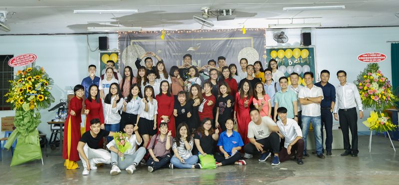 DH Van lang sinhnhat kMT 1a