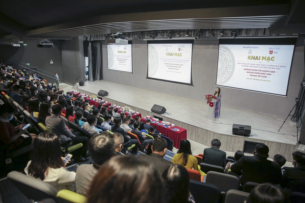 vlu danh gia ngoai ts nguyen phuong nga