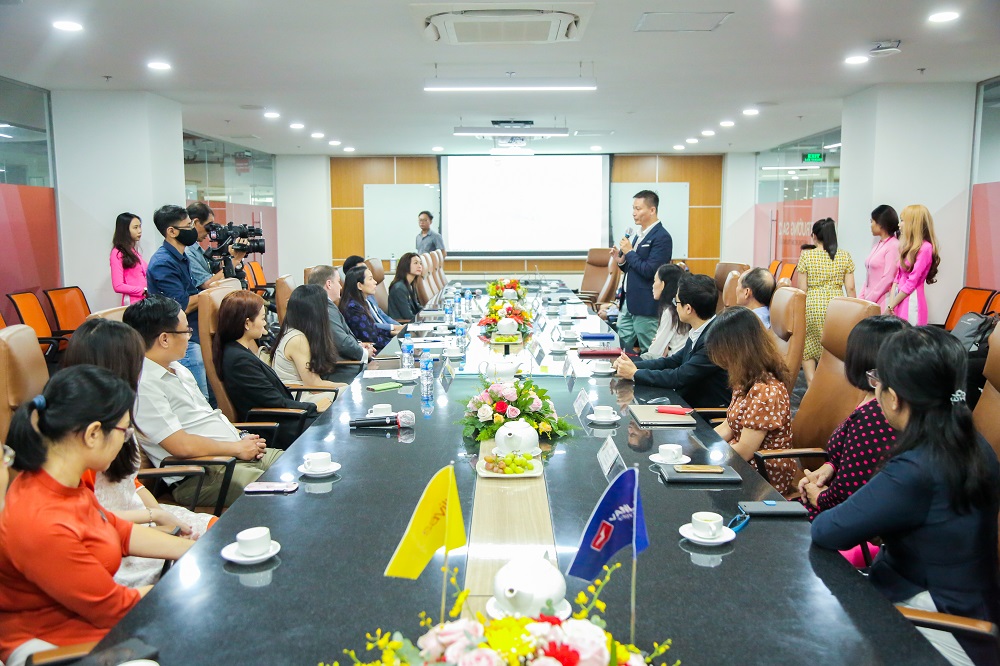 vlu ky MOU savills van lang c