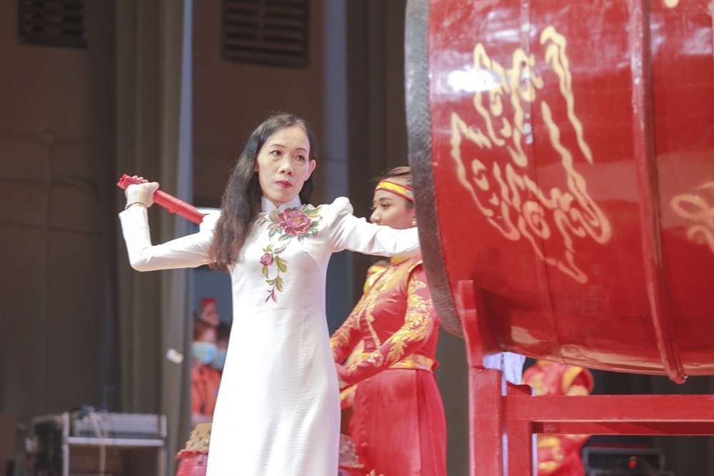 vlu le khai giang nam hoc c