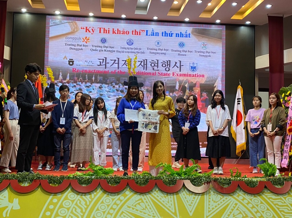 vlu sv du huynh huong giai ba viet tieng han e