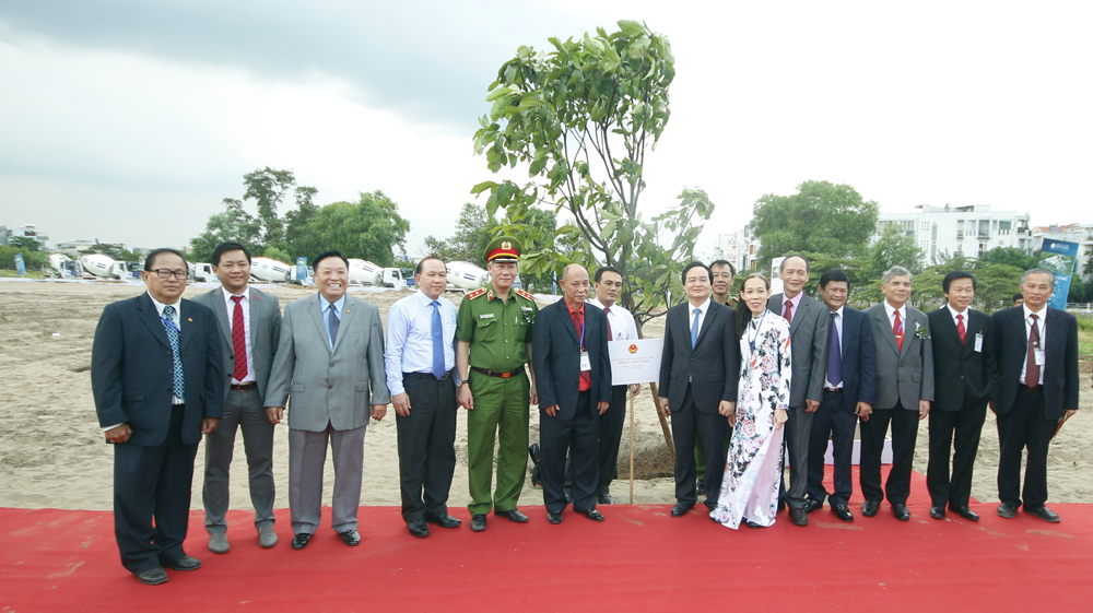 bo truong phung xuan nha khoi cong co so 009