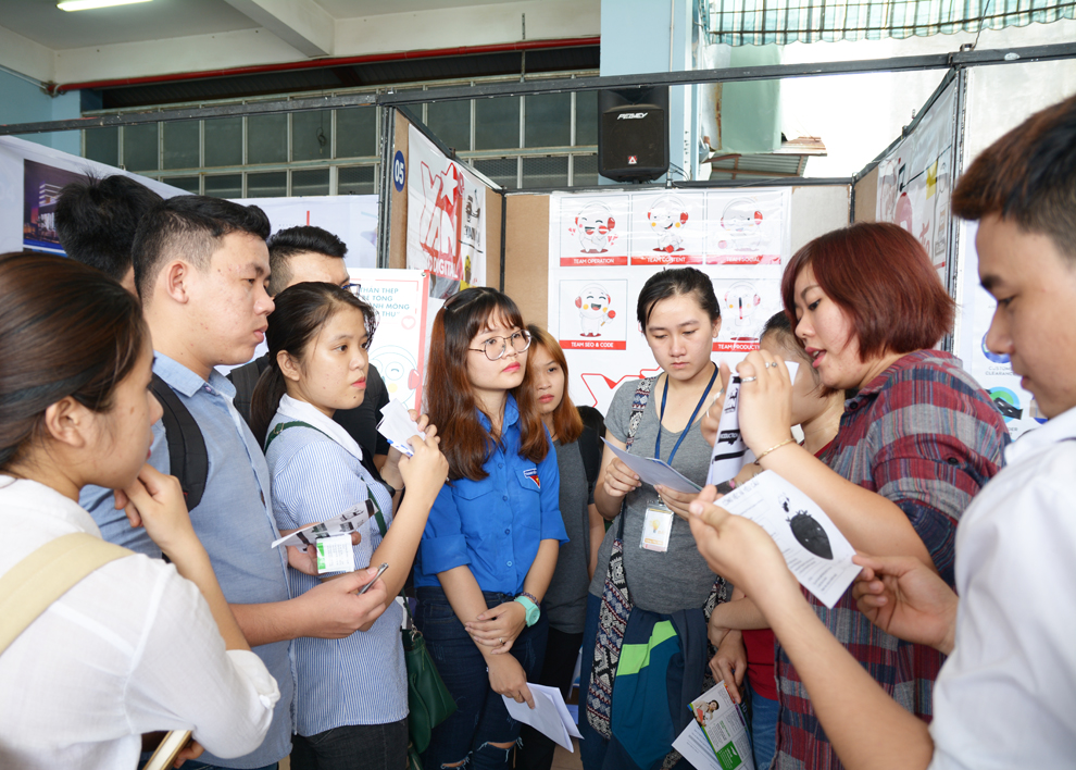 van lang 2017 ngay hoi viec lam cong tac sinh vien 14052017DSC 5760