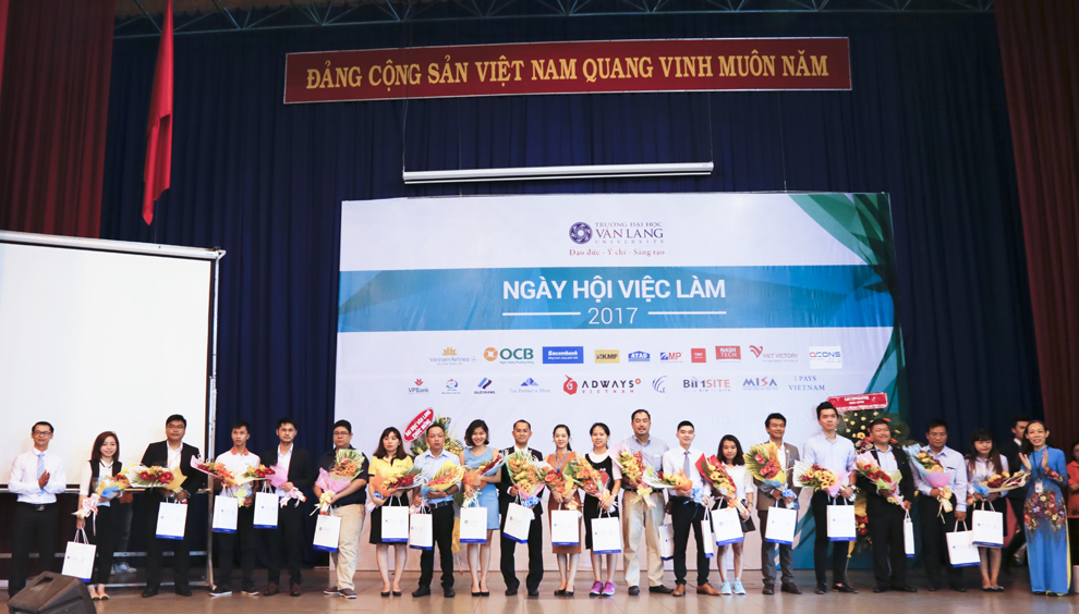 van lang 2017 ngay hoi viec lam cong tac sinh vien 14052017 MG 1719
