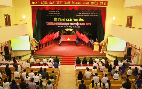 tai nang khoa hoc tre 2012 001