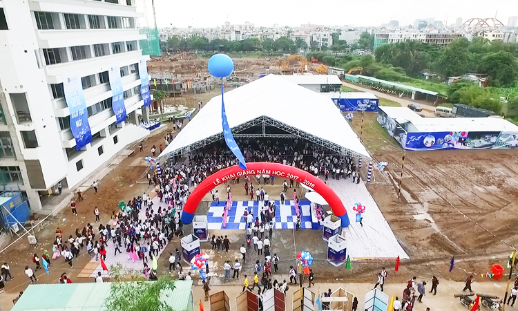 DH van lang khoa 23 vui khai giang 02