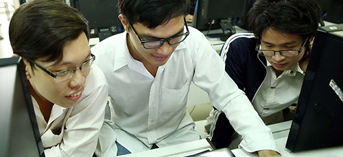 Chưa bao giờ các trường đại học (ĐH) Việt Nam lại xem trọng việc công bố quốc tế như hiện nay. Có trường chi từ vài chục đến cả trăm triệu đồng cho mỗi bài báo công bố quốc tế lọt vào danh mục ISI/SCOPUS.
