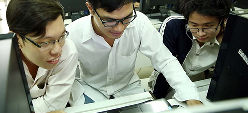 Chưa bao giờ các trường đại học (ĐH) Việt Nam lại xem trọng việc công bố quốc tế như hiện nay. Có trường chi từ vài chục đến cả trăm triệu đồng cho mỗi bài báo công bố quốc tế lọt vào danh mục ISI/SCOPUS.