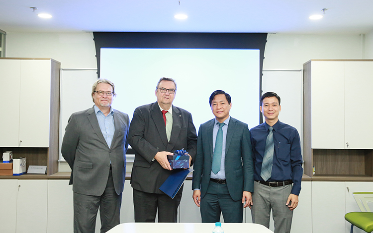 dai su phan lan tham vlu co so 3 004