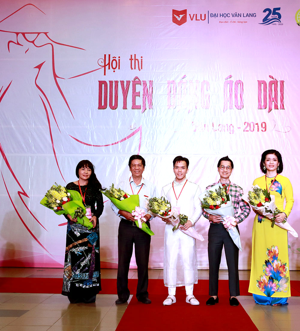 vlu duyen dang ao dai ab