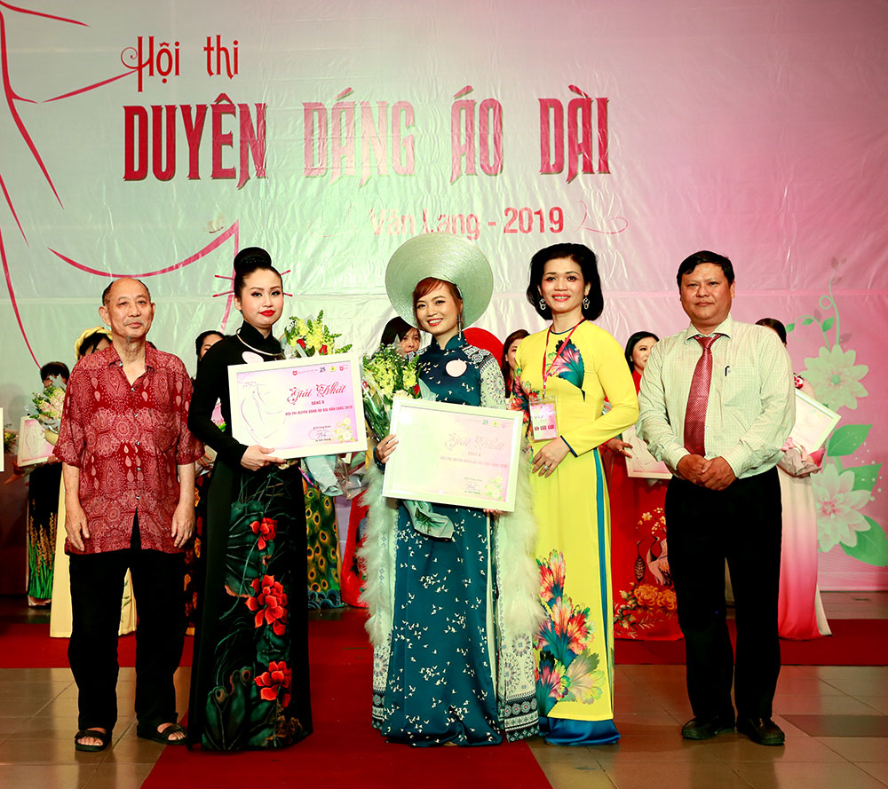 vlu duyen dang ao dai ad