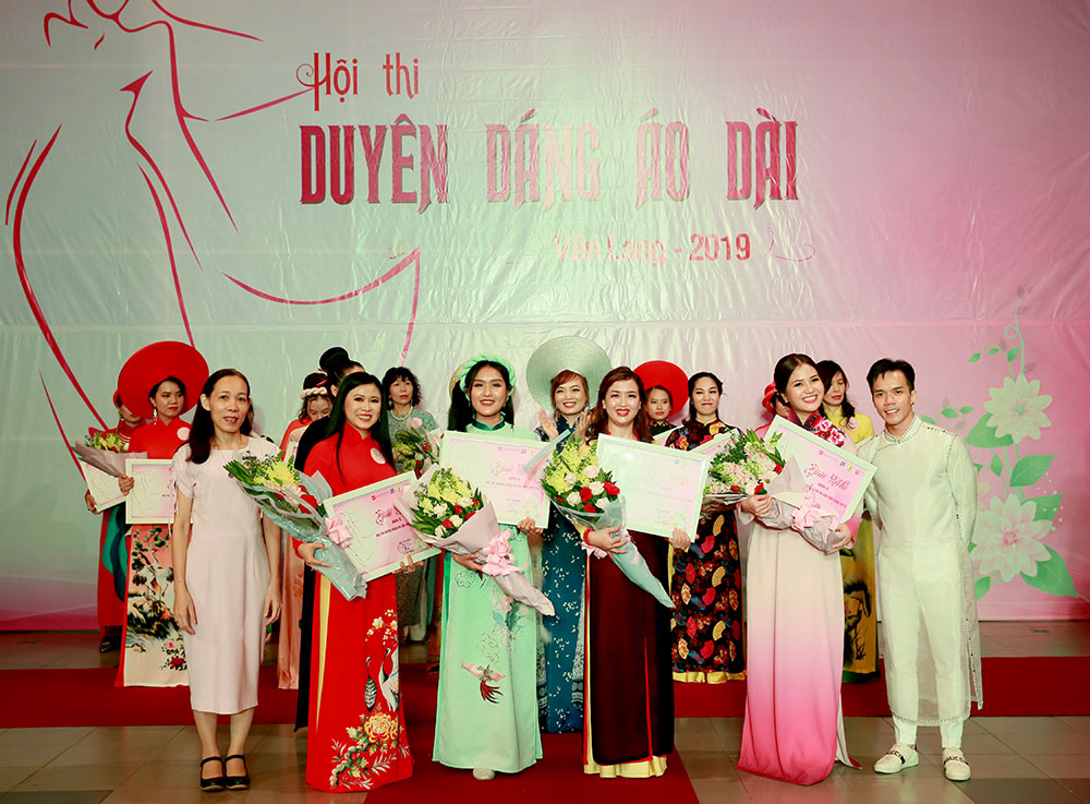 vlu duyen dang ao dai ae