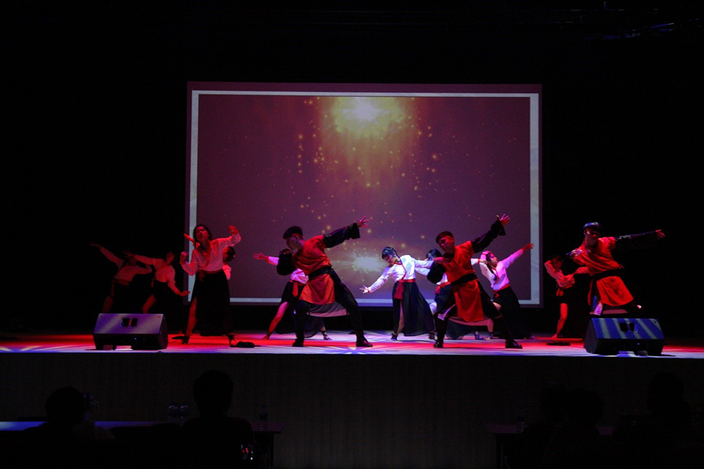 slide 001