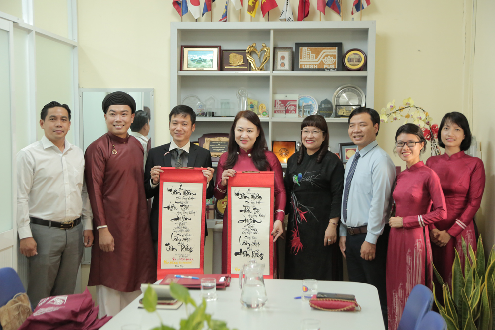 vlu mou khoa do thi nhan van f