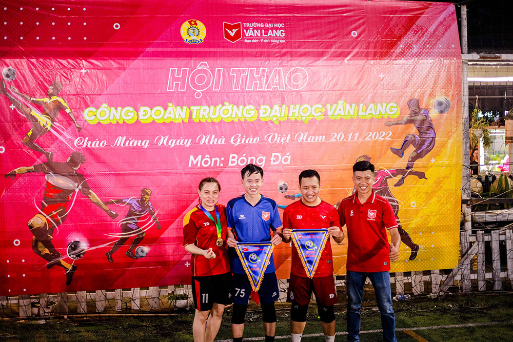 vlu bong da vua pha luoi