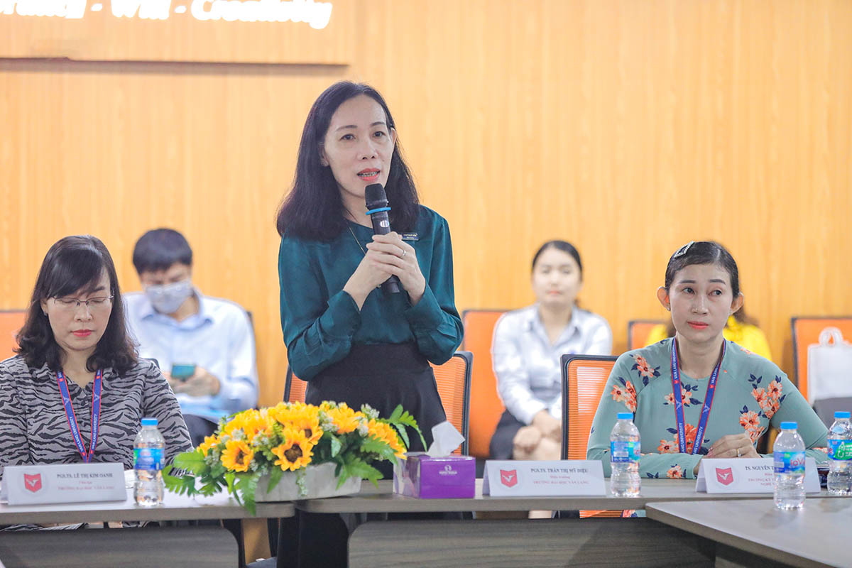 vlu hoi thao ung dung cong nghe a