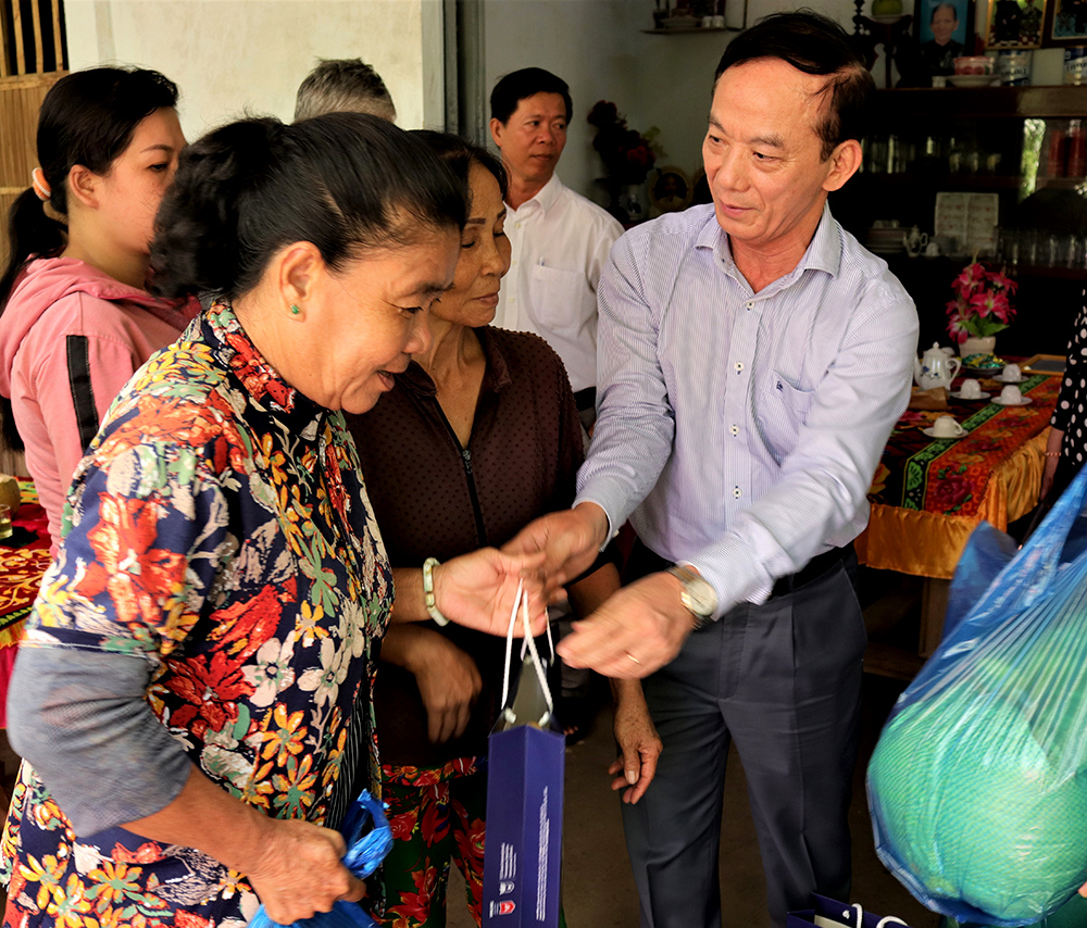 vlu trao nha tinh nghia b