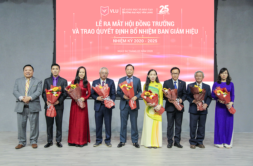vlu hoi dong truong ra mat