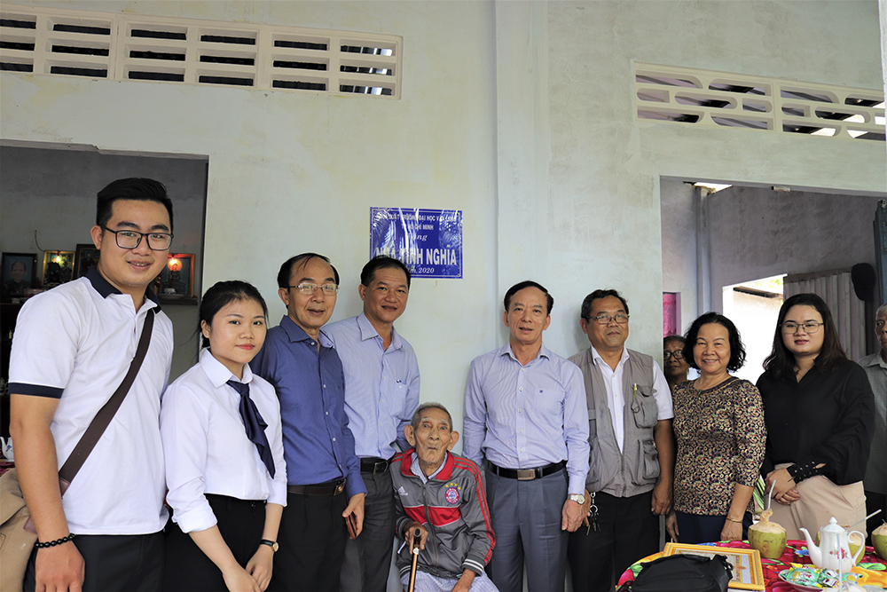dai hoc van lang kyniem ngay thuongbinh lietsi e