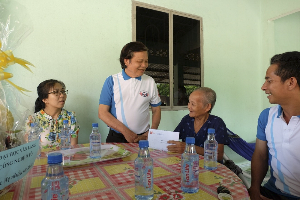 dai hoc van lang khoa oto thamquan thucte l