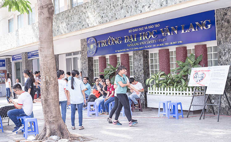 DH van lang hien mau tinh nguyen 01