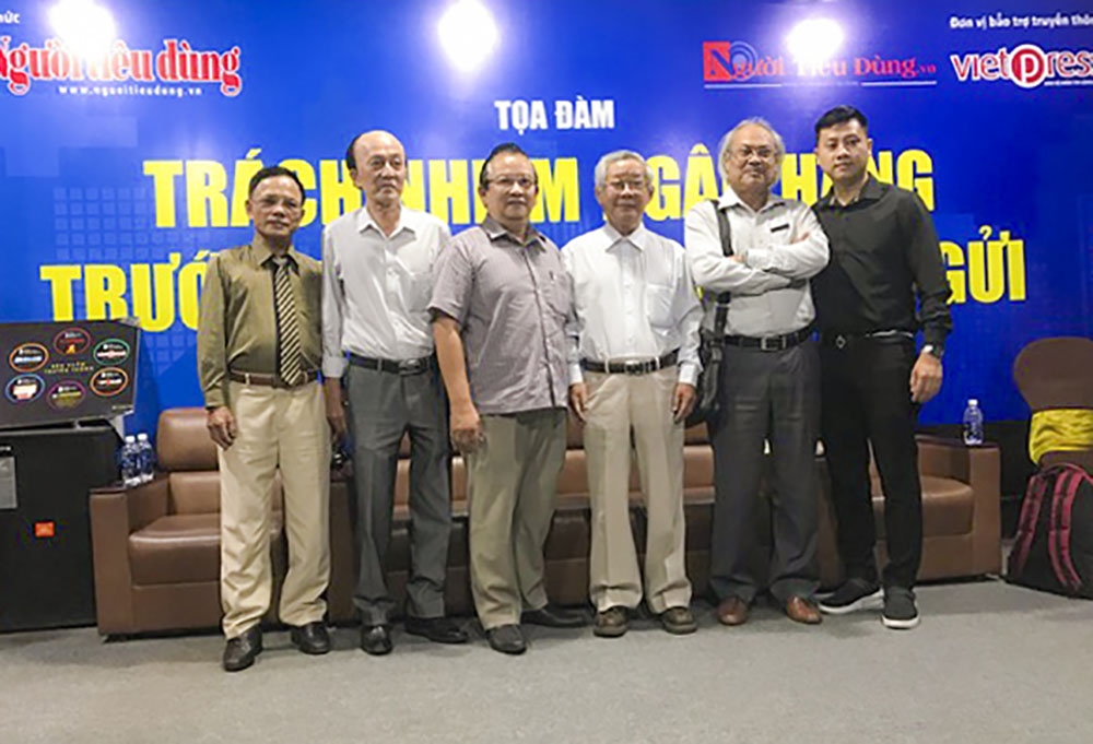 DH van lang van hoc tham quan bao nguoi tieu dung 01