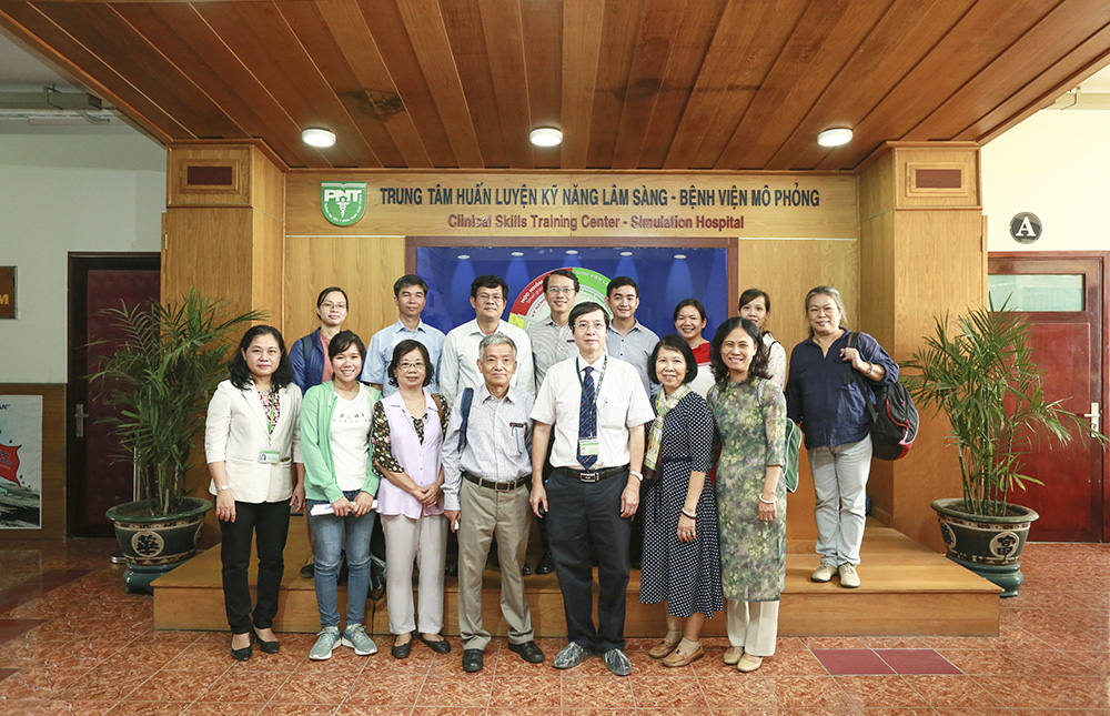 dh van lang tham quan y khoa pham ngoc thach a