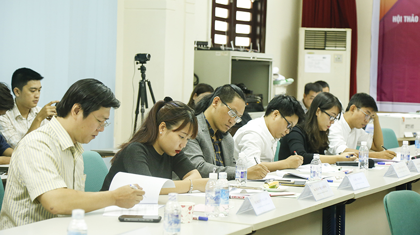 DH van lang hoi thao dacum 04