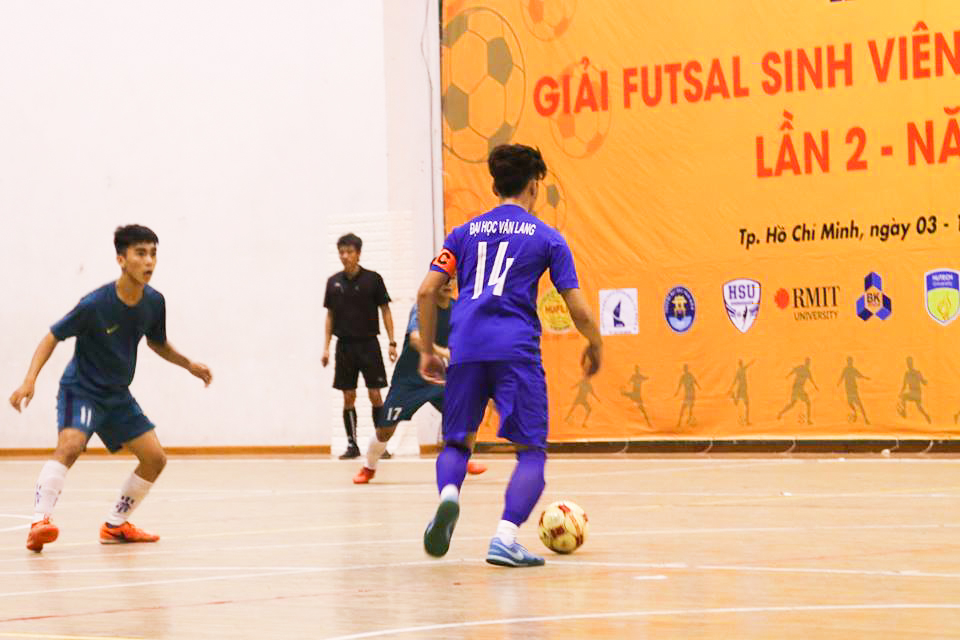 DH van lang vo dich giai dau hutech open futsal 2018 01